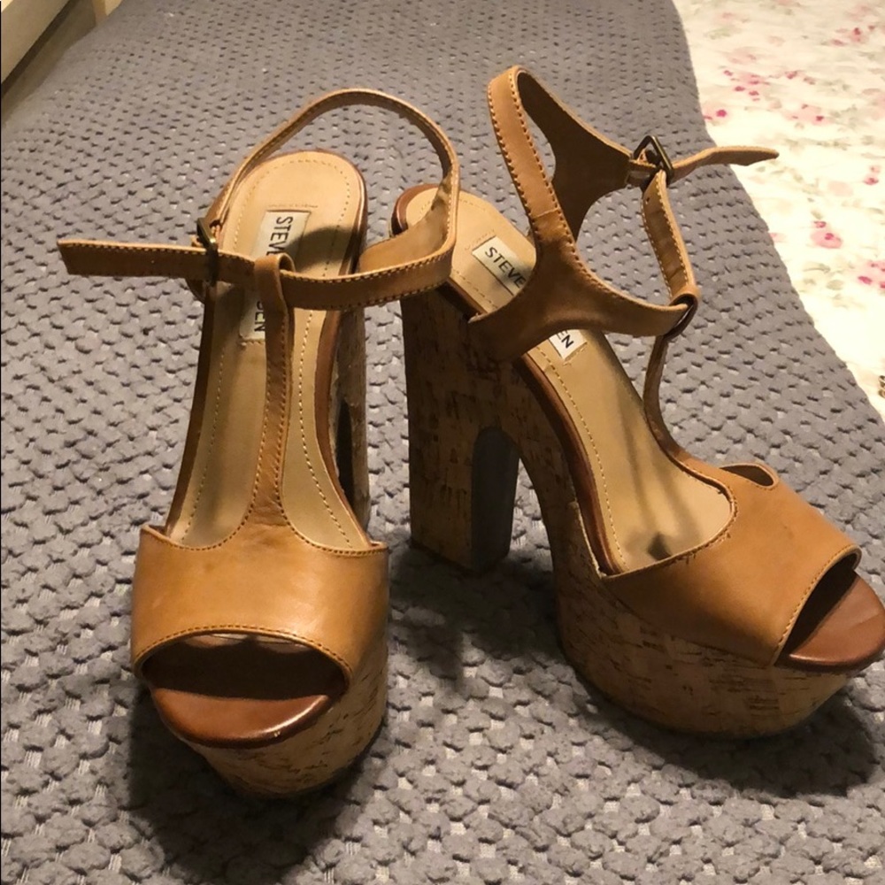Steve Madden Gloria t-strap platform
